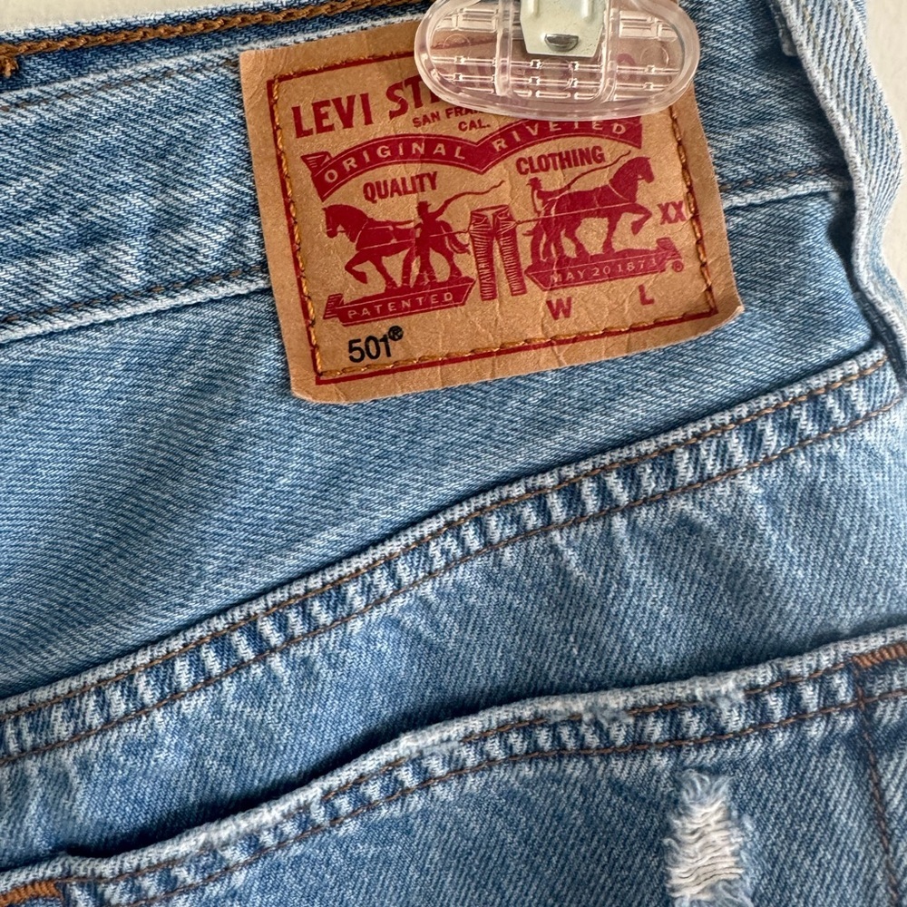 Levi’s 501 Ripped distressed Denim Shorts size 27 - Picture 5 of 7